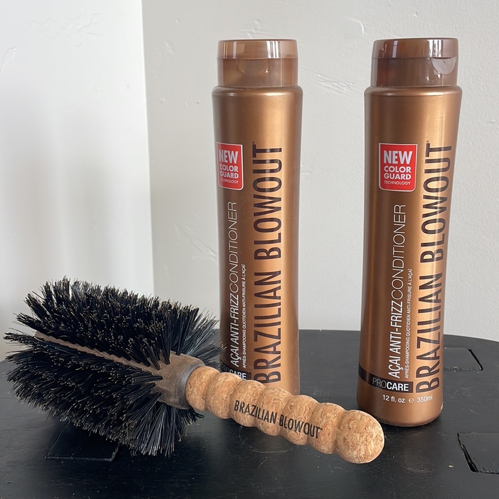 2x Brazilian Blowout Anti-Frizz Conditioners and Boar Bristle Round Brush